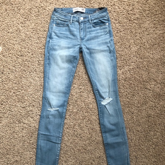 Abercrombie 00R Super Skinny Destroyed Jean - Picture 3 of 8